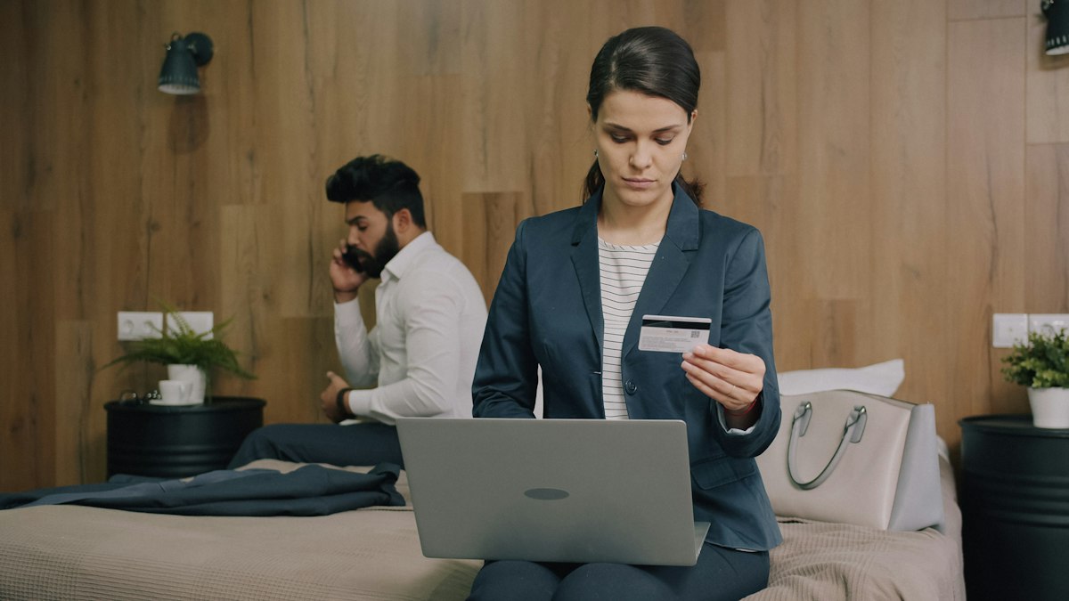 Smart Credit Cards to Build Credit and Improve Your Financial Standing